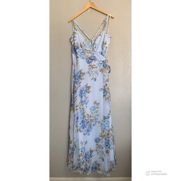 NEW Lulu's White Maxi Dress with Blue Floral Print - Picture 2 of 16